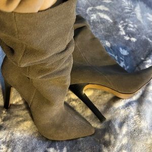 Suede boots
